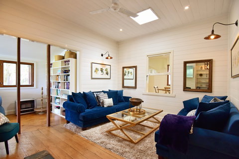 Lulu Hill Cottage - Kangaroo Valley - Mackay Tourism 1