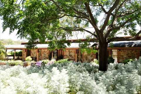 Marananga Cottages - Mackay Tourism 0