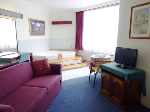 Mountain View Country Inn - Mackay Tourism 1