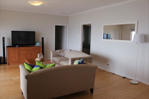 Pelican Place - Mackay Tourism 2