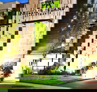 Phillip Island Apartments - Mackay Tourism