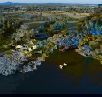 Riverside Holiday Retreat Yamba - Mackay Tourism