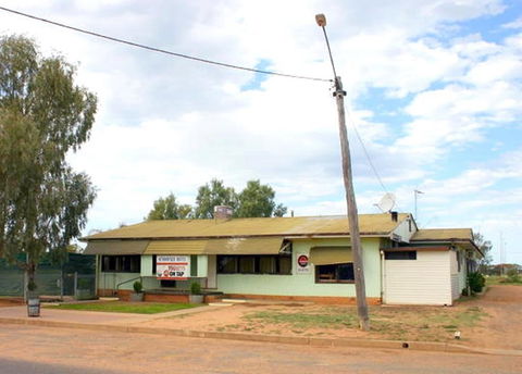Sundowner Hotel Quambone - Mackay Tourism 0
