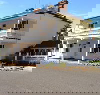 The White House Carcoar - Mackay Tourism