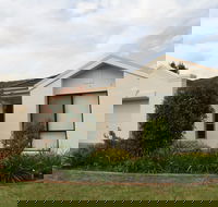 Waterfront Getaway in Sussex - Mackay Tourism