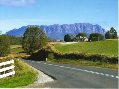 White Hawk Accommodation - Mackay Tourism 0
