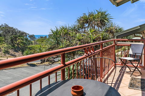16 Point Lookout Beach Resort - Mackay Tourism 0