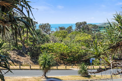 16 Point Lookout Beach Resort - Mackay Tourism 2