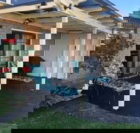 Absolute Waterfront Oasis - Mackay Tourism