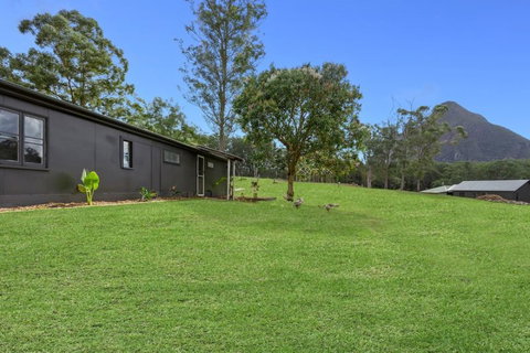 Sunshine Coast Farm Stay  - Mackay Tourism 1