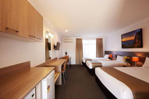 Adelong Motel - Mackay Tourism 2