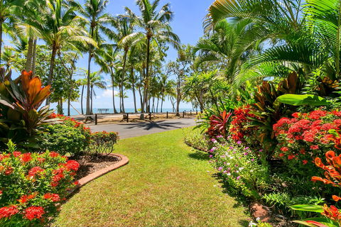 Agincourt Beachfront Apartments - Mackay Tourism 0
