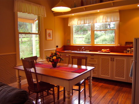 Baranduda Homestead B&B Cottages - Mackay Tourism 2