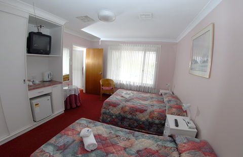 Blue And White Lodge - Mackay Tourism 2