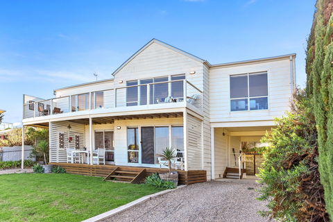 Breezes - Underwood Avenue Goolwa Beach - Mackay Tourism 0