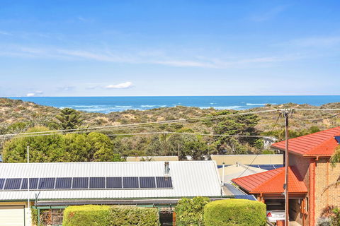 Breezes - Underwood Avenue Goolwa Beach - Mackay Tourism 1
