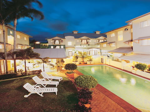 Cairns Queens Court - Mackay Tourism 2