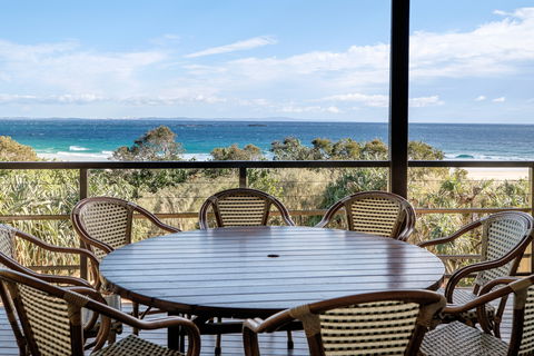 Claytons On Cylinder Beach Front Apartments - Mackay Tourism 2