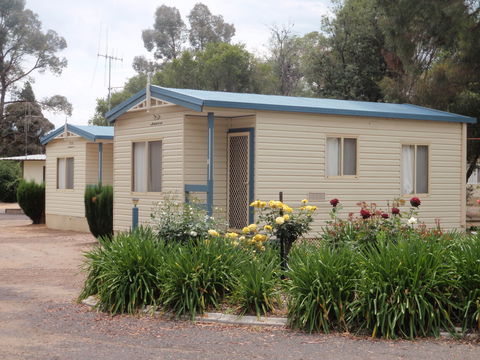 Cowra Holiday Park - Mackay Tourism 0
