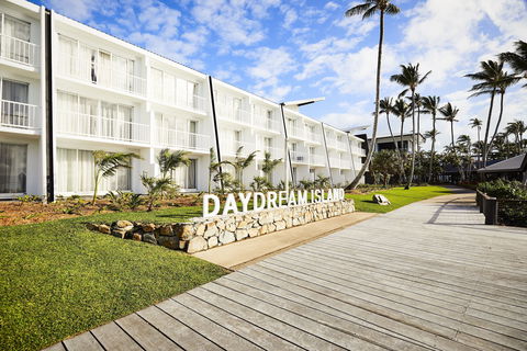 Daydream Island Resort And Living Reef - Mackay Tourism 2