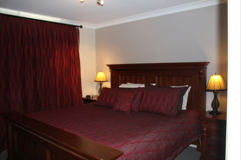 Elm Cottage Tumut - Mackay Tourism 2