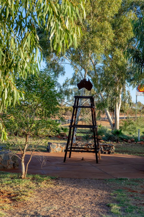 Erldunda Roadhouse - Mackay Tourism 1