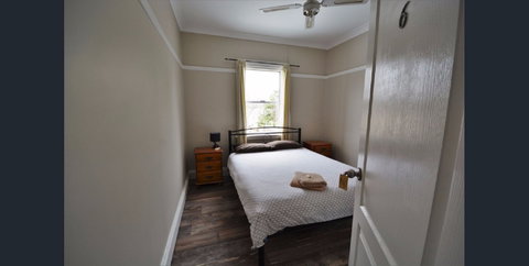 Family Hotel Cootamundra - Mackay Tourism 0