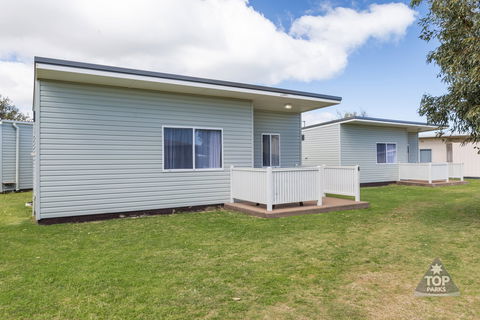 Geraldton Belair Gardens Caravan Park - Mackay Tourism 1