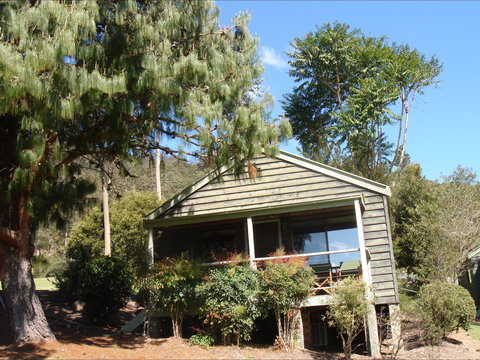 Greenwood Cabin - Mackay Tourism 0