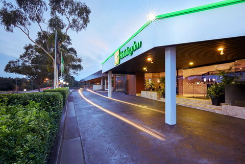 Holiday Inn Warwick Farm - Mackay Tourism 0