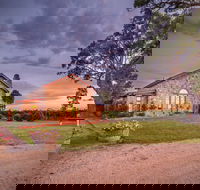 Honeysuckle Rise Country Accommodation - Mackay Tourism