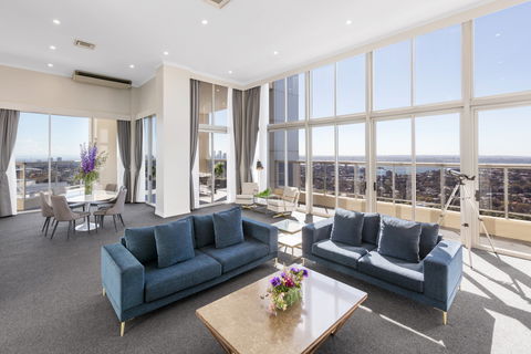 Meriton Suites Bondi Junction - Mackay Tourism 1