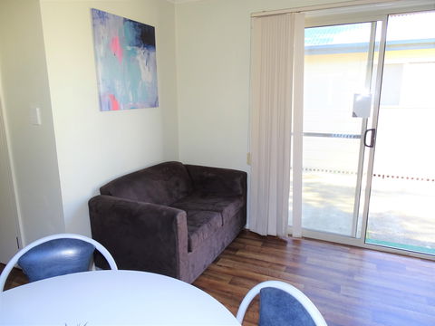 Moonta Bay Cabins - Cabin 3 - Mackay Tourism 2