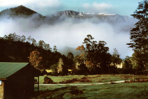 Mountain Valley Wilderness Holidays - Mackay Tourism 0