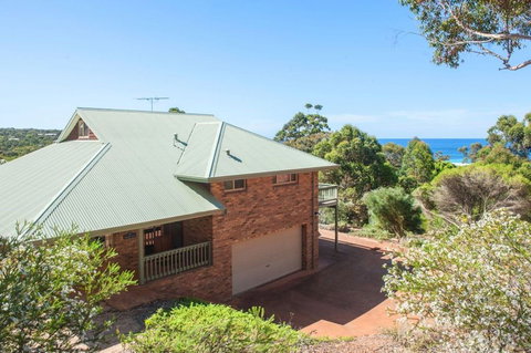 Ocean House - Mackay Tourism 0