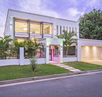 Riviera Waters Broadbeach - Vogue Holiday Homes - Mackay Tourism