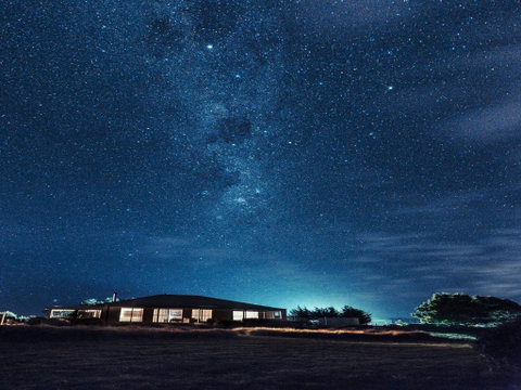 Stargazers Luxury Cottage - Mackay Tourism 1