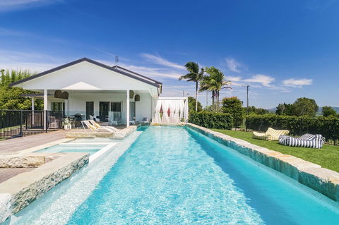 Villa St Helena - Mackay Tourism 0