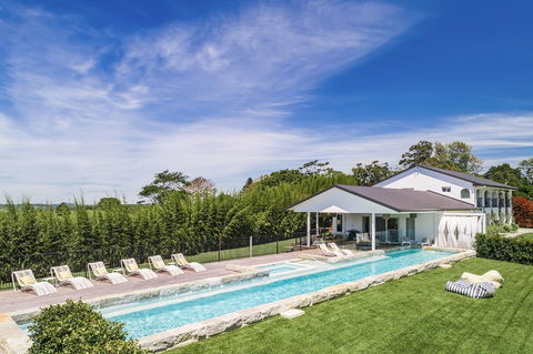 Villa St Helena - Mackay Tourism 1