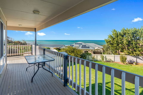 Whaler's Retreat - Mackay Tourism 0
