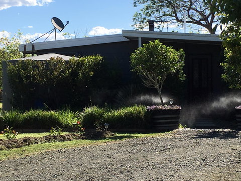 Wilderness Grove Estate - The Cottage - Mackay Tourism 0