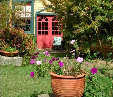 The Old School Country Retreat - Mackay Tourism 0