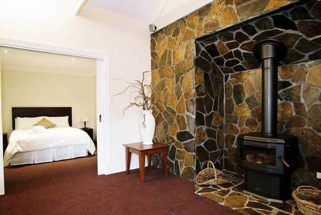 Lakes Entrance Waverley House Cottages - Mackay Tourism 0