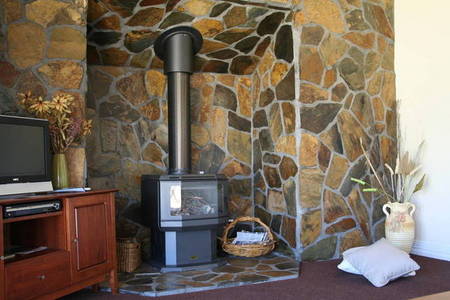 Lakes Entrance Waverley House Cottages - Mackay Tourism 5
