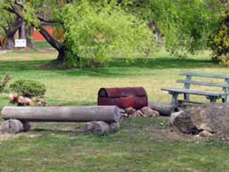 Omeo Caravan Park - Mackay Tourism 5