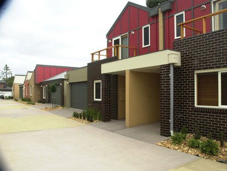 The Lakes Apartments - Mackay Tourism 0