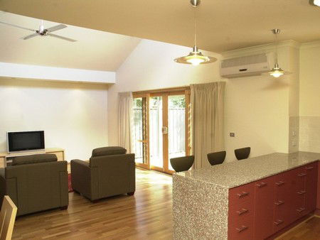 The Lakes Apartments - Mackay Tourism 2