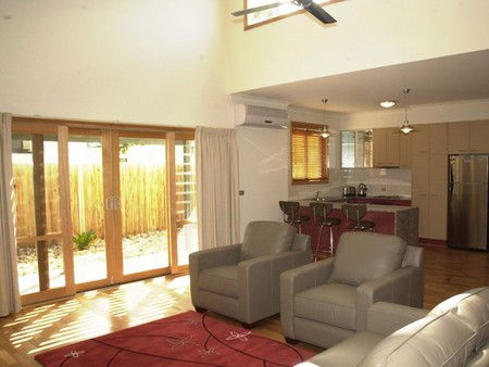 The Lakes Apartments - Mackay Tourism 4