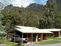 Halls Gap Log Cabins - Mackay Tourism 0