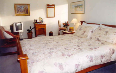 Aireys Riverbend - Mackay Tourism 0